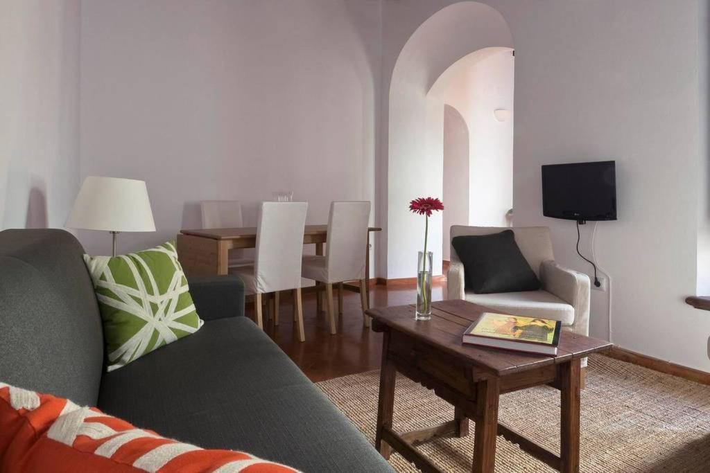 Entre 2 Mezquitas Apartment กอร์โดบา ภายนอก รูปภาพ